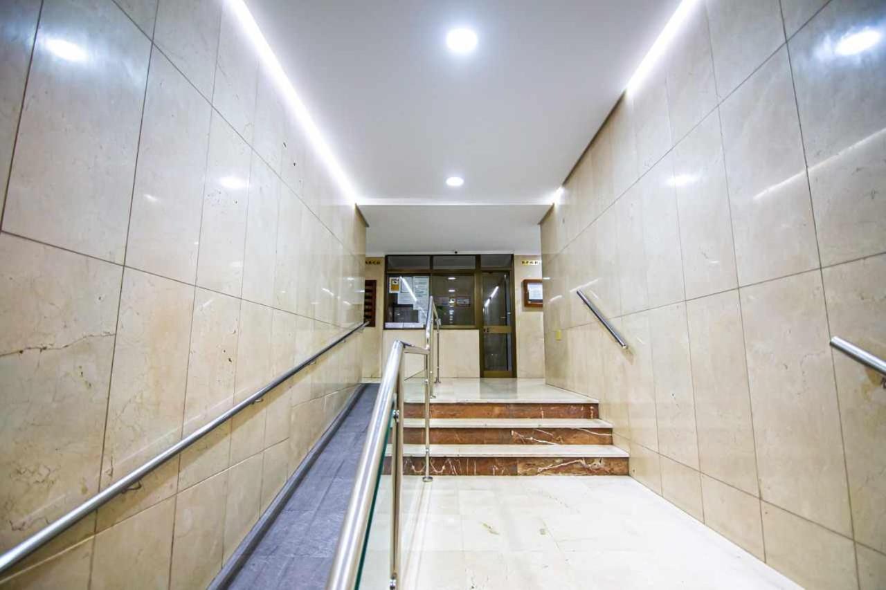 Apartamento Heroes De Sostoa มาลากา ภายนอก รูปภาพ